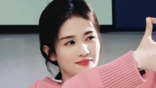 Bai Lu: My mom has always spoiled me since childhood, always giving me the very best.