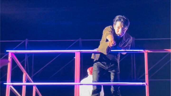 When your light stick falls and your idol sees it