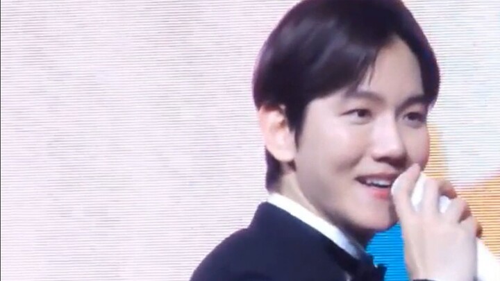 Aili had thought her bladder would let her down, but then Baekhyun came chasing after her, turning i