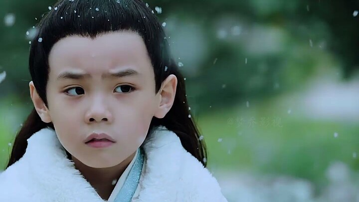 Putri yang memikat hati semua orang sejak lahir—kekuasaannya sudah mencapai puncak sejak awal.