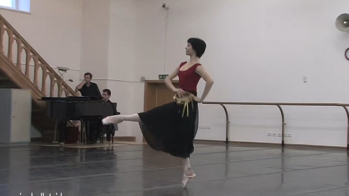 [Ballet][Rehearsal episode] What should I do if my pointe shoe falls off mid-dance? Of course I just