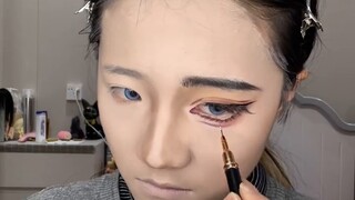 دورة تجميل شاملة لتحويل شكل العين | تجميل كوزبلاي لشخصية اللص كيد