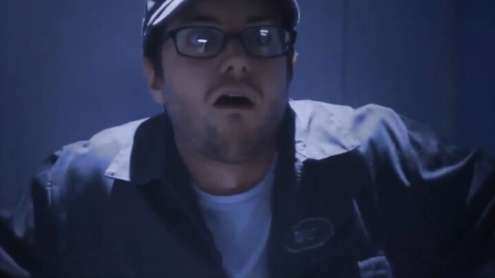 ช่างซ่อมแซมติดอยู่ในห้องน้ำหญิง เหตุการณ์ที่เกิดขึ้นต่อจากนี้คาดไม่ถึงอย่างยิ่ง