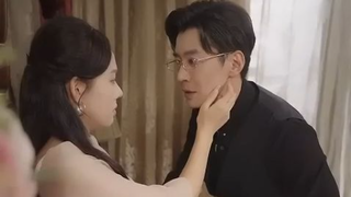 Gadis ditinggalkan di pernikahan, menikah ayah miliarder 45 tahun tunangannya