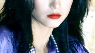 我的天……怎么会有人同时拥有完美的骨相和皮相！！