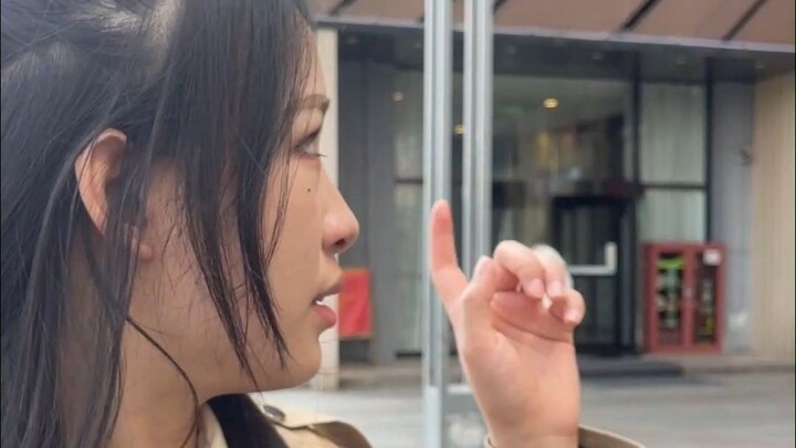 女儿每天都来酒店做兼职，现在的年轻人真不容易啊