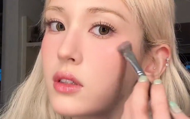 First-time attempt at a makeup tutorial by beauty blogger [Somi]! Natural beauty!