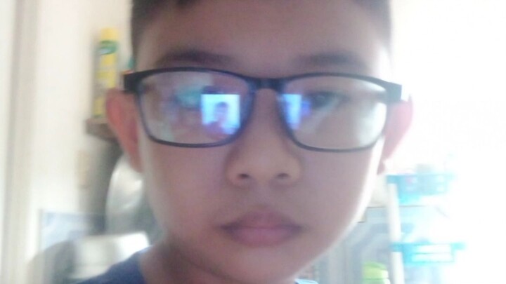 why is it getting close what's inside my glasses?