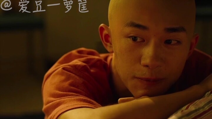 【بحيرة تشانغجين】【يي يانغ تشيان شي】 بعد مشاهدته، ستعرف لماذا يختفي يي يانغ تشيان شي كثيرًا 😂