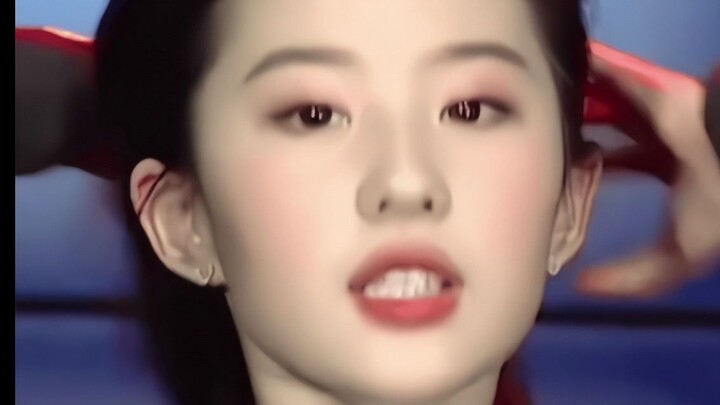 Little Liu Yifei, take a good look—you’re not her.