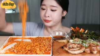 Mì gà xào cay, kim chi hành lá, lòng bò phần 7 #mukbang