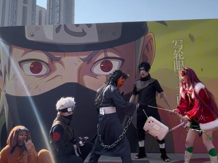 Tuyệt quá, làng Lá của chúng ta tiêu rồi!