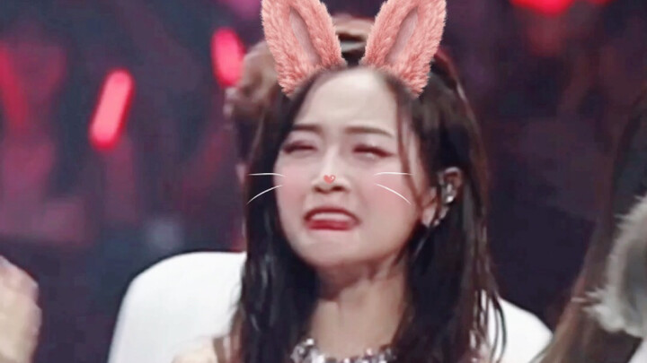 【อู๋เสวียนอี๋】แม่ให้ฉันยิ้ม ฉันก็ทำอะไรไม่ได้