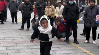 Bé 5 tuổi nhảy hip-hop, màn trình diễn này quá đỉnh!