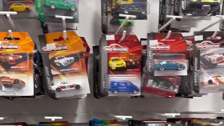 Discover a massive Hot Wheels store! Check out Jinan's largest model store: Jinan Trendy Toys!