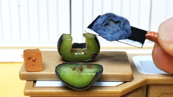 [Makanan animasi stop-motion] Kecil dan mahal. Bagaimana buah ajaib ini bisa dimakan seperti ini?