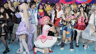 When the song "Jia Ming Yue" was played at the comic convention, the scene was so hot!