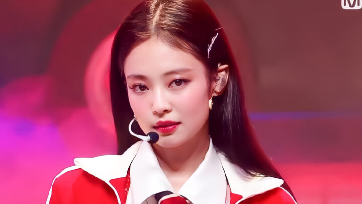 First Win! JENNIE’s First Stage for “Mantra”