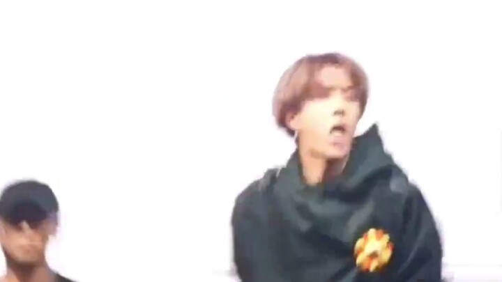 【بو جون يي شياو】【وانغ يي بو】【الأخوة الاشتراكية】【وانغ يي بو في تحول شخصي】【الرجل الجميل يعود إلى وانغ 