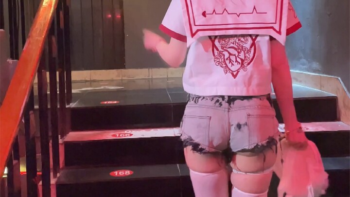 pp弹弹弹 宝宝们中秋都在干嘛呀！！！(>^ω^<)
