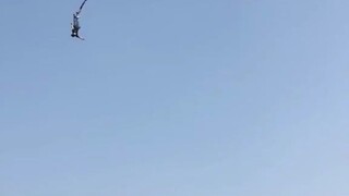 蹦极蹦到想回家的男人