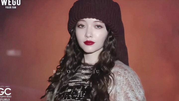 Tantangan tak-bisa-tak-tertarik: Model cewek Tokyo berjalan di catwalk, nggak mungkin kamu nggak ter