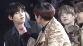 [TaeKook] Omg, he pinched his Adam's apple!