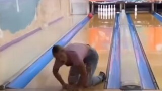 Lần đầu tiên tại một sân chơi bowling