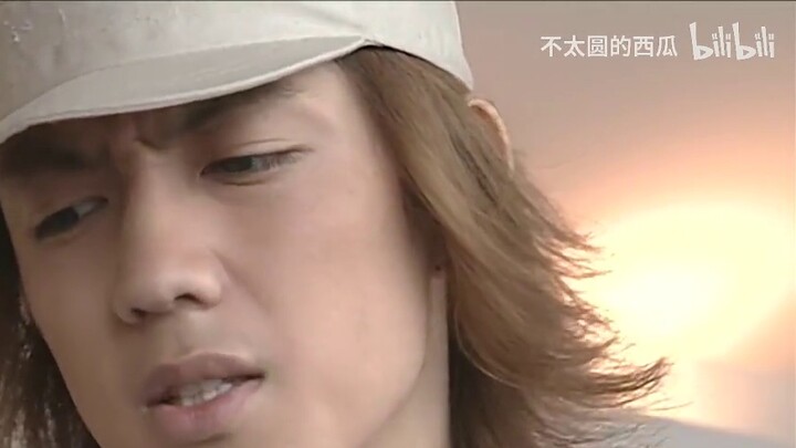Kamen Rider 555: The power of the cheat! The golden drill appears, and the two-legged knight kicks a
