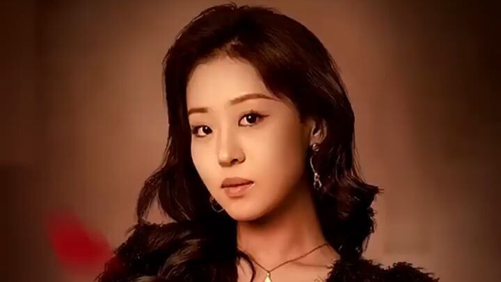 เธอตั้งท้องถูกหักหลัง ตัดสินใจหย่าเด็ดขาดและกลับไปตระกูลร่ำรวย ที่พี่ชายสามคนเอาใจและดูแลเธออย่างดี