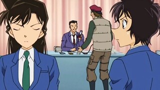 Xiaolan: I will never let a prisoner stand in front of me. I think Shinichi will do the same.