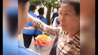 Đang tỏ tình thì mẹ gank