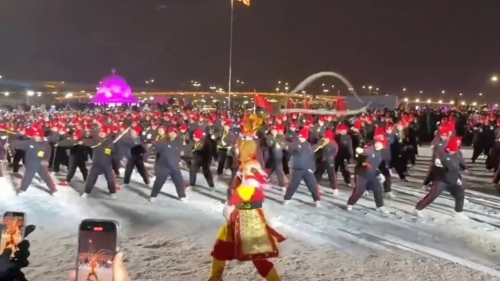“Snow Cookie Monkey” stick-flourish performance—for a split second, it really felt like I was seeing