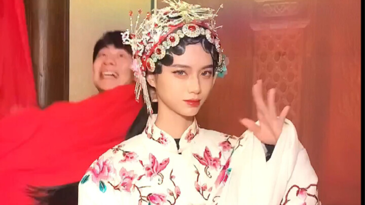 Không phải tôi nhỏ nhen, mà là cảnh này đã quay hơn 300 lần rồi!