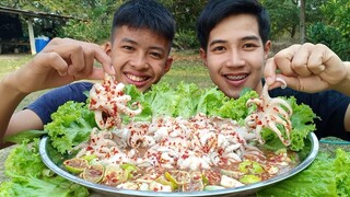 ตำหมึกสายเด็ดๆ หนวดใหญ่ๆ แซ่บนัวถึงใจ