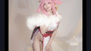 Take a Bite of Rabbit Girl - Cosplay Fox Demon on the Pendulum Ride