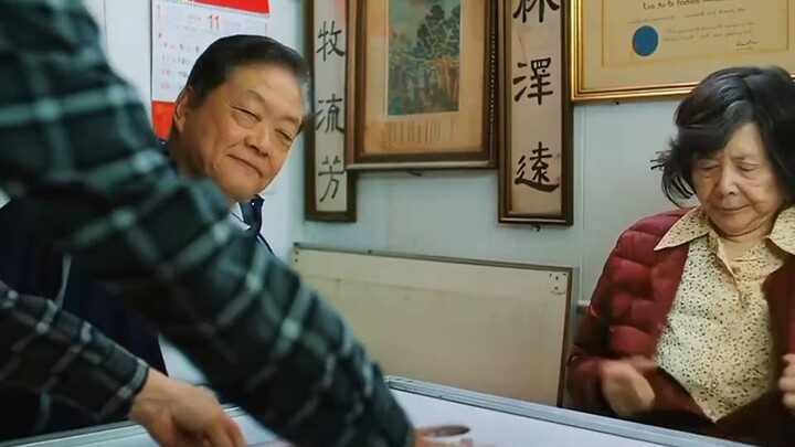 คุณยายดวงเฮงสุดๆ แค่วันเดียวก็ขึ้นแท่นมหาเศรษฐีอันดับหนึ่งของโลก