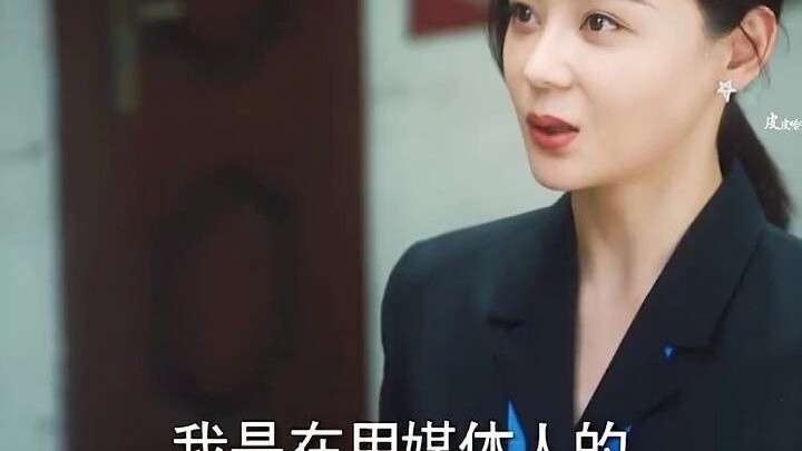 Female reporter opposes impoverished family using life-saving money just for a “pretty” story—how co