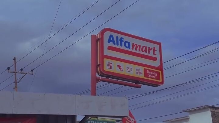 kembang api kalo meledak bunyi nya duaaarrrrrrr