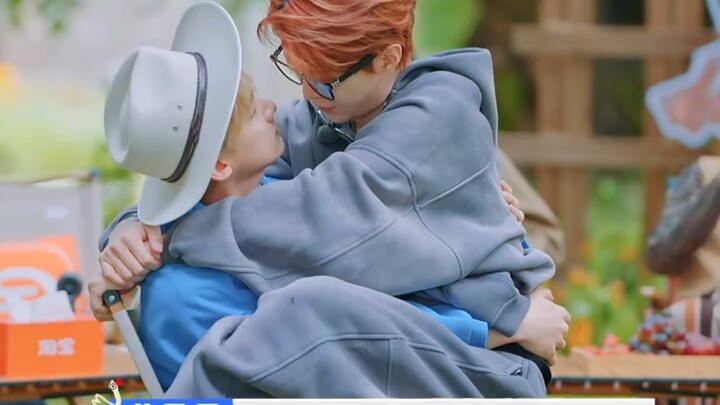 Fan Chengcheng: I texted you at 3 a.m., why didn't you come out! Bai Jingting: ...