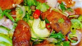 ยำกุนเชียง วิธีทอดกุนเชียงให้นุ่ม และ น่าทาน Spicy Salad Chinese Sausage