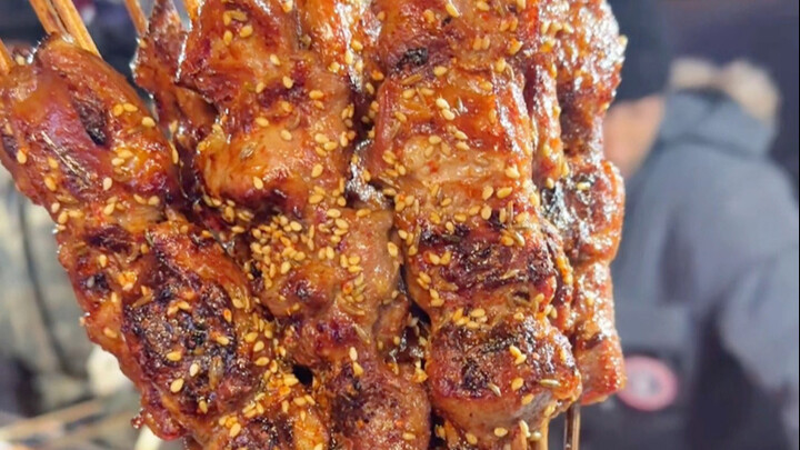 Winter street food, Northeast China–style happiness!