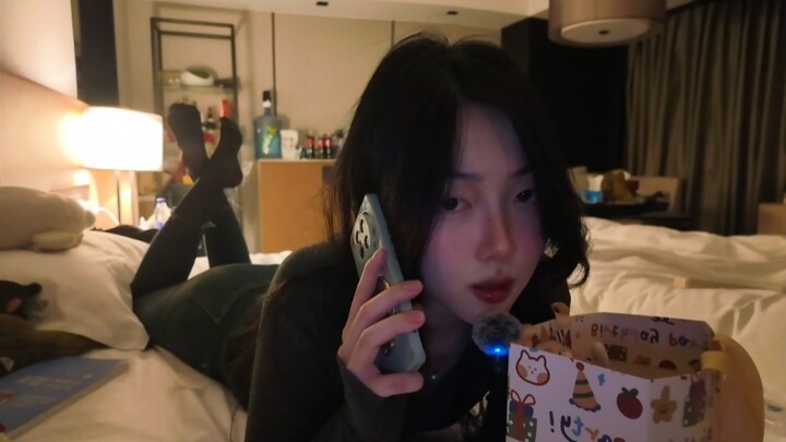 ASMR｜โทรศัพท์ช่วยนอนหลับ☎️ เพื่อนสนิทโทรขอโทษกลางดึก + ร้องเพลงกล่อมให้หลับ!! ใจละลายไปแล้ว!!