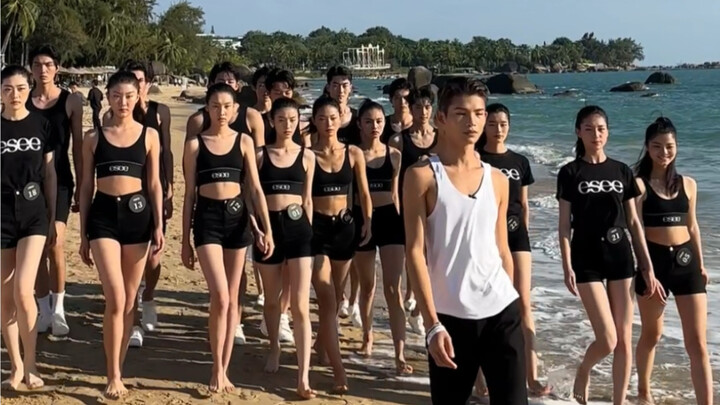 اللحظات الرائعة في مسابقة عرض الأزياء