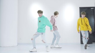 【นักเขียนฝีมือเยี่ยม】วงบอยแบนด์ TXT-Run Away/Shadow Stream/ซ้อมเต้นคัฟเวอร์อย่างหนัก | รอคุณอยู่ที่ช