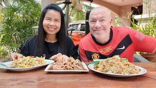 ตำมะม่วงกุ้งปลาร้า ผัดหมี่ใส่เบคอน Stir Fry Noodles with Crispy Bacon