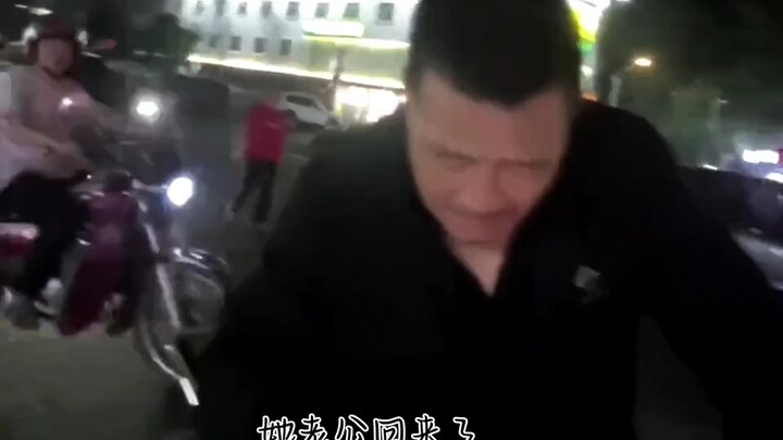 พี่ชาย: แกกินเนื้อ แล้วฉันต้องโดนต่อยเหรอ?