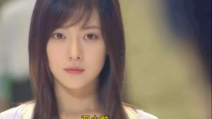 Tolong aku, siapa yang ngasih artis cantik banget main peran si itik buruk rupa jadi angsa cantik…?