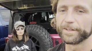 “我想把这辆该死 的吉普车窗户关上 但它关不上”“你看到那边的把手了吗？”