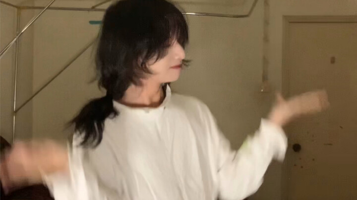 Before going to bed, I'll perform a small house dance for you (´▽`)